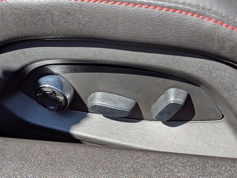 Used 2020 Chevrolet Corvette Stingray Premium Cpe w/ 3LT Preferred Equipment Group image 17