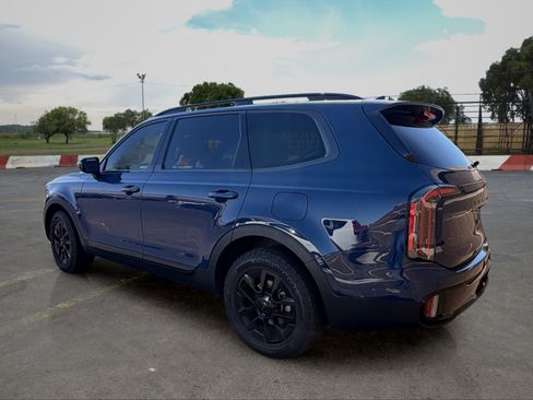 Used 2025 Kia Telluride AWD image 4
