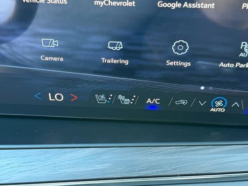 New 2026 Chevrolet Suburban Premier image 18