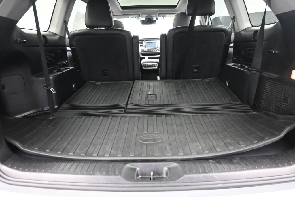 Used 2019 Toyota Highlander Limited Platinum AWD/4WD image 11