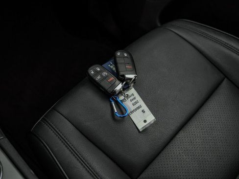 Used 2020 Jeep Grand Cherokee Laredo image 58