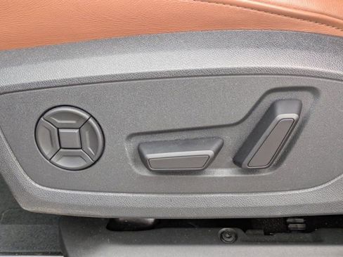 Used 2025 Audi Q3 2.0T Premium image 17