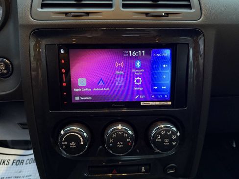 Used 2012 Dodge Challenger SXT image 18