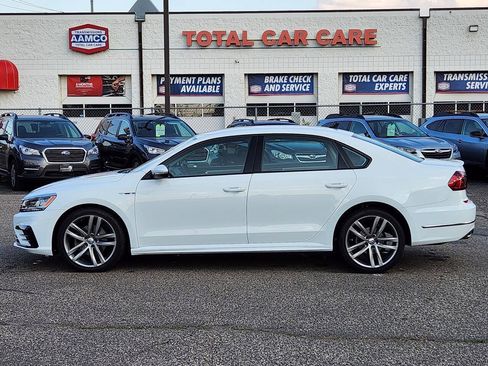Used 2018 Volkswagen Passat 2.0T R-Line FWD image 2