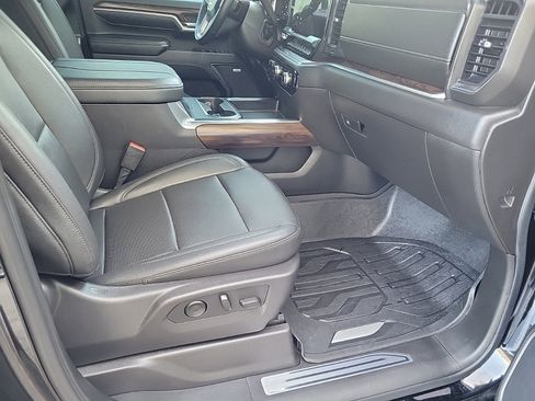 Used 2024 GMC Sierra 2500 SLT w/ SLT Convenience Package image 14