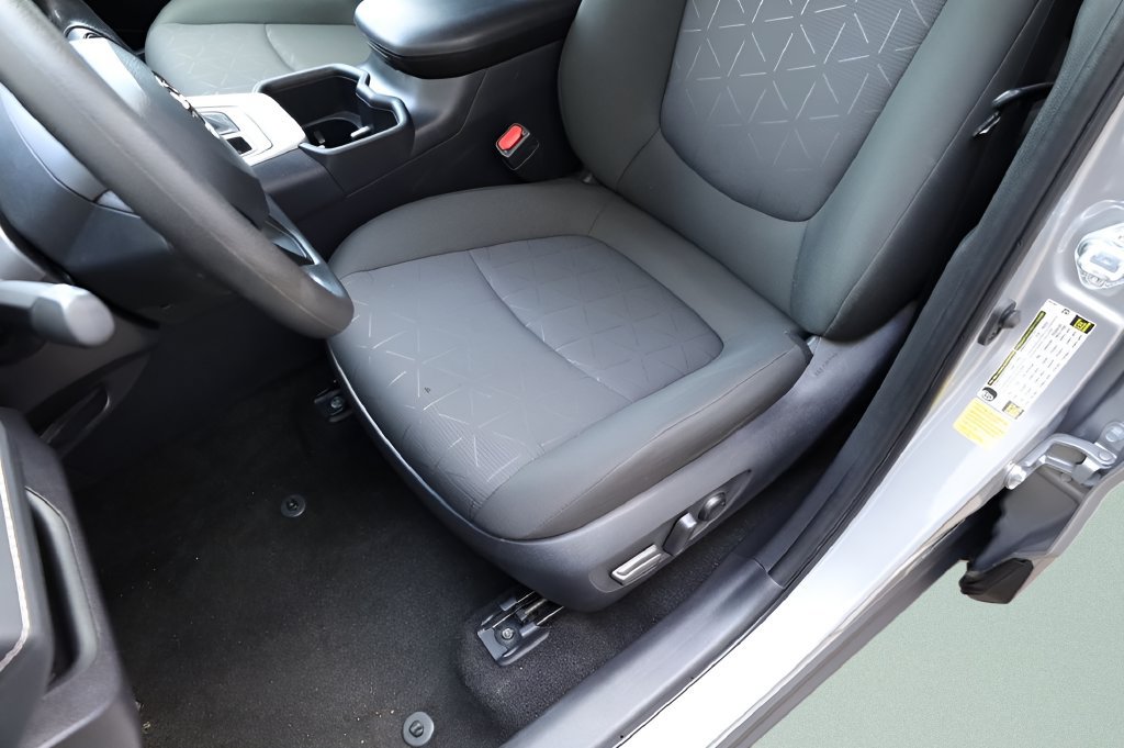Certified 2025 Toyota RAV4 XLE AWD/4WD image 17