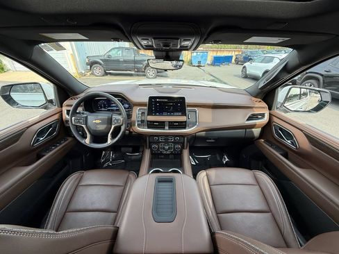 Used 2024 Chevrolet Tahoe High Country AWD/4WD image 24