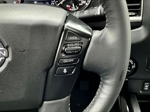 Used 2024 Nissan Frontier SL w/ Technology Package image 12