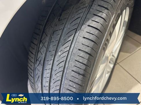 Used 2018 Chevrolet Equinox Premier image 34