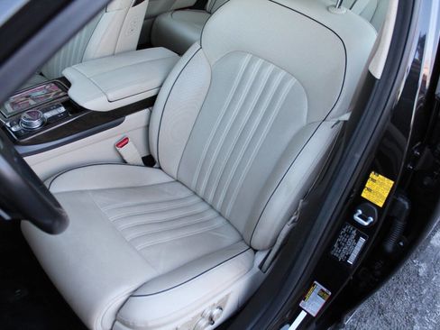 Used 2019 Genesis G90 3.3T Premium image 3