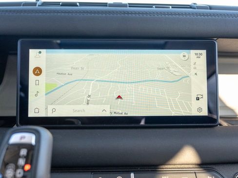 New 2024 Land Rover Defender 110 S image 23