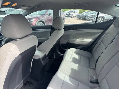 Used 2017 Hyundai Elantra SE FWD image 13