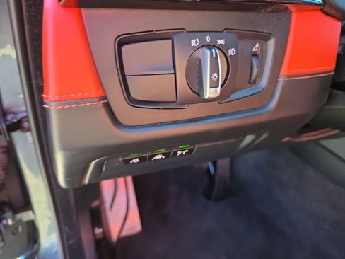 Used 2017 BMW M4 Convertible image 22