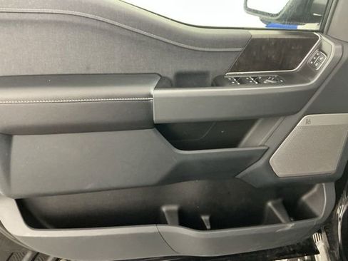 Used 2022 Ford F150 Lightning Lariat image 7