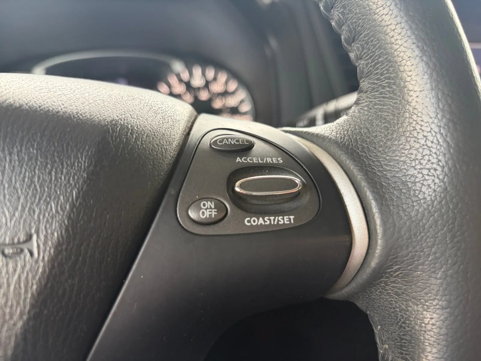 Used 2017 Nissan Pathfinder SL AWD/4WD image 33