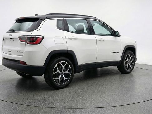 Used 2025 Jeep Compass Limited image 9