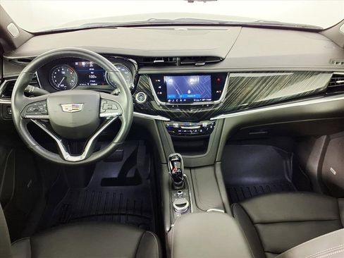 Certified 2023 Cadillac XT6 Premium Luxury w/ Technology Package image 3