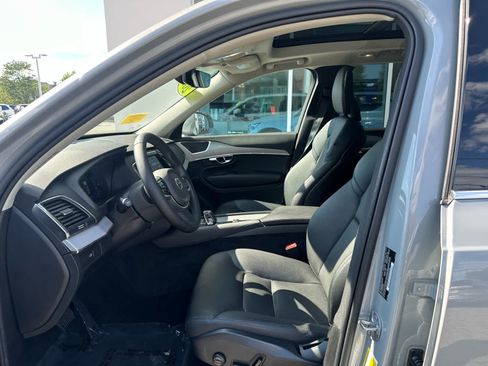 Used 2025 Volvo XC90 B5 Core w/ Protection Package Premier AWD/4WD image 6