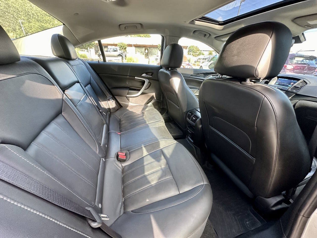 Used 2013 Buick Regal Premium FWD image 16