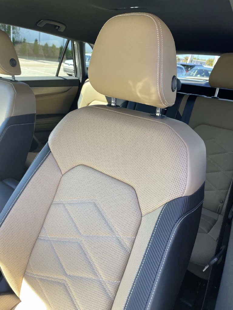 Certified 2026 Volkswagen Atlas Cross Sport SE FWD image 19