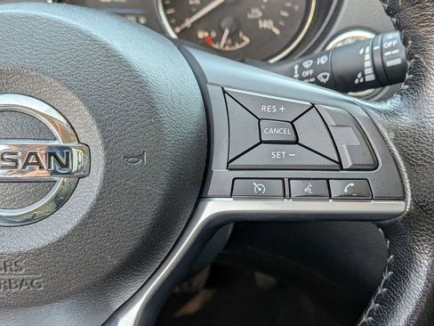 Used 2022 Nissan Rogue Sport SV FWD image 19