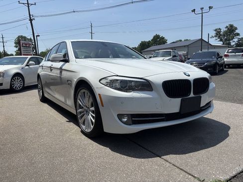 Used 2011 BMW 550i xDrive Sedan AWD/4WD image 3