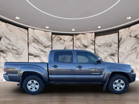 Used 2011 Toyota Tacoma PreRunner w/ TRD Off-Road Pkg w/JBL Audio RWD image 4