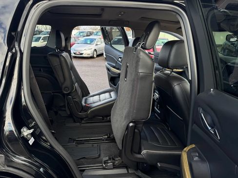Used 2019 GMC Acadia Denali w/ LPO, Floor Liner Package AWD/4WD image 24