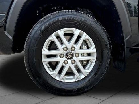 Certified 2025 Toyota Tundra SR5 w/ SR5 Convenience Package AWD/4WD image 11