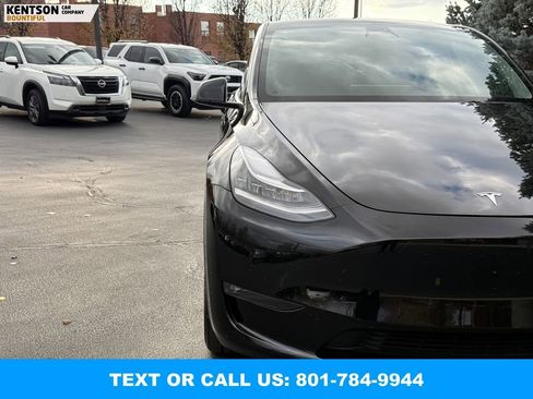 Used 2022 Tesla Model Y Long Range image 13