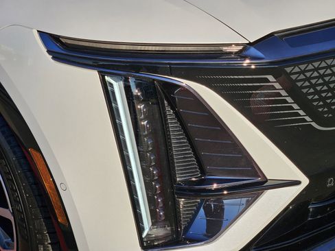 New 2025 Cadillac Lyriq Sport image 9