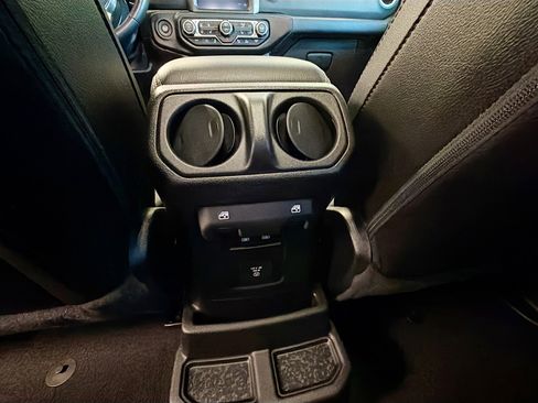 Used 2021 Jeep Wrangler Sahara w/ Cold Weather Group image 27