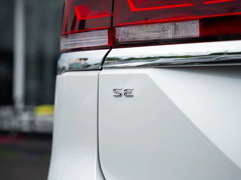 Used 2026 Volkswagen Atlas SE FWD image 46