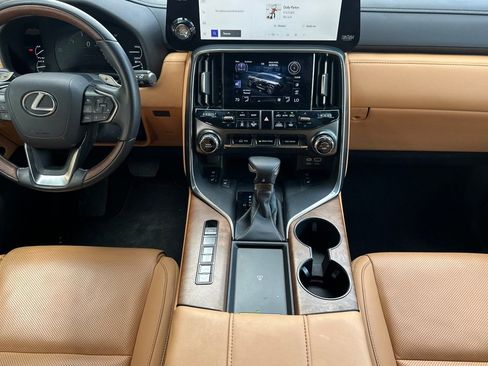 Certified 2024 Lexus LX 600 4WD w/ Luxury Package image 15