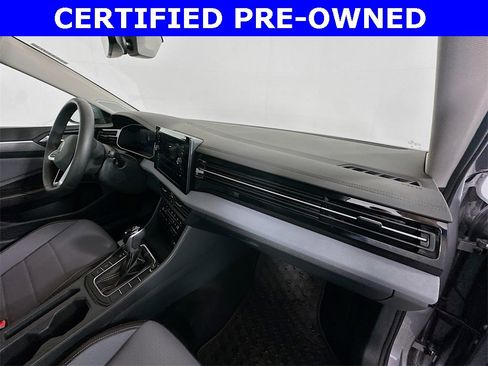 Used 2025 Volkswagen Jetta SE image 28