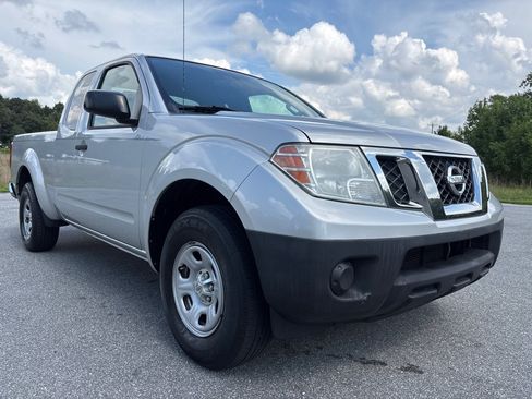 Used 2012 Nissan Frontier S w/ S Preferred Pkg RWD image 7