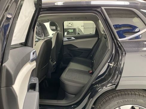 New 2026 Volkswagen Taos SE image 10