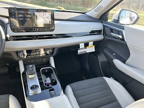 New 2026 Mitsubishi Outlander SE image 17