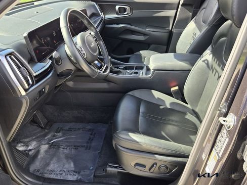 Certified 2025 Kia Sorento S w/ Panoramic Sunroof Package FWD image 10