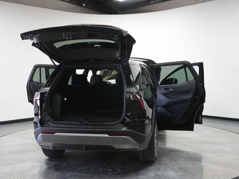 Used 2025 Chevrolet Equinox LT w/ Safety and Technology Package image 12