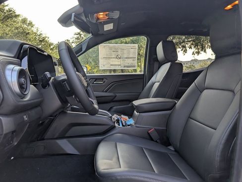 New 2025 Chevrolet Colorado LT w/ LT Convenience Package image 14