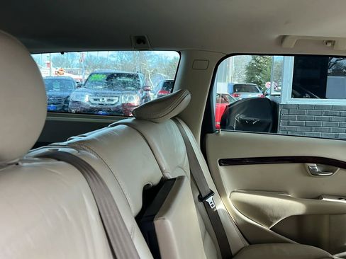 Used 2008 Volvo XC70 3.2 image 25