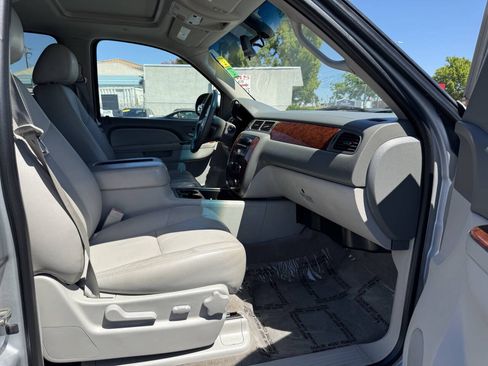 Used 2011 Chevrolet Suburban LT AWD/4WD image 13