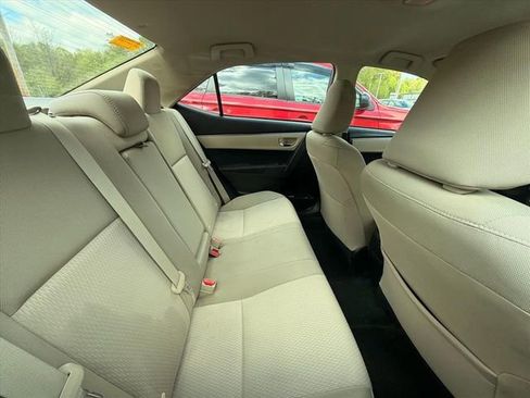 Used 2015 Toyota Corolla LE FWD image 16