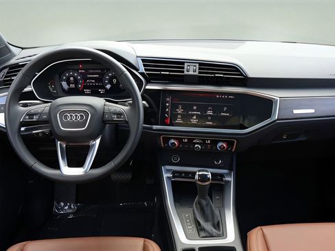 Used 2025 Audi Q3 2.0T Premium w/ Convenience Package AWD/4WD image 13