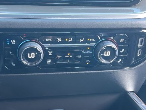 Used 2022 Chevrolet Silverado 1500 High Country image 26