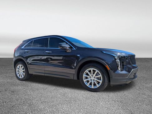 Certified 2023 Cadillac XT4 Luxury FWD image 3
