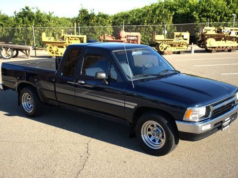 Used 1994 Toyota Pickup DX image 10