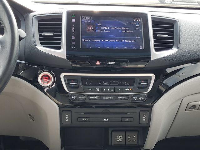 Used 2016 Honda Pilot Touring image 30