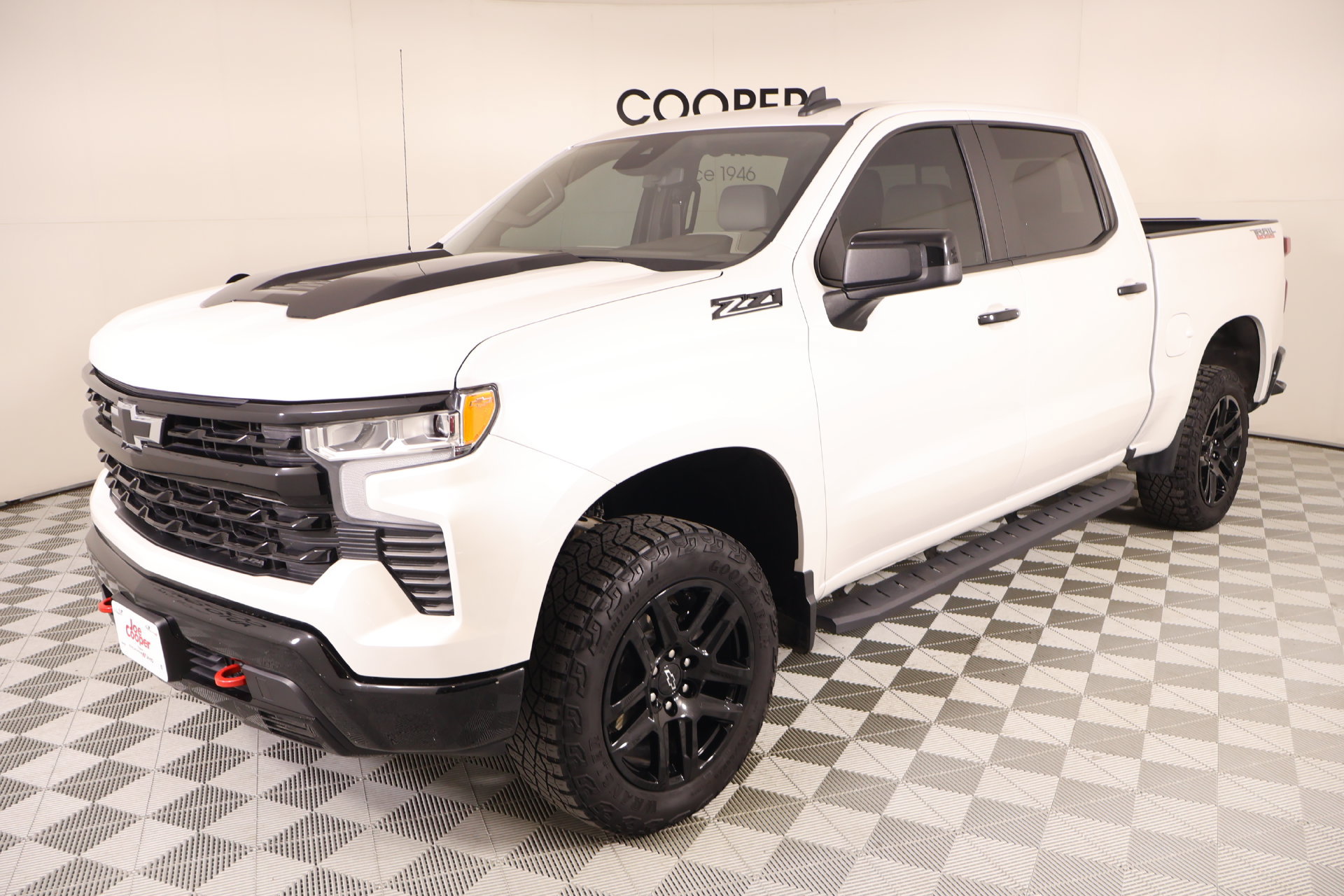 Used 2024 Chevrolet Silverado 1500 LT Trail Boss w/ Convenience Package II AWD/4WD image 11